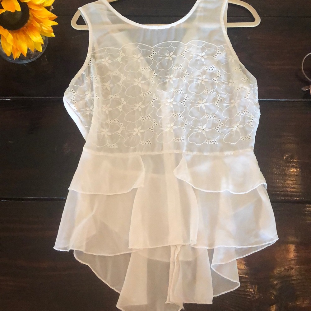 Beautiful White Top Size L
